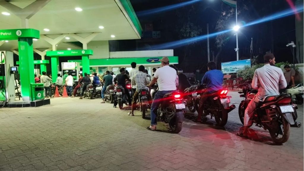 Petrol-Diesel Price Update: Fuel Rates Remain Uncertain Amid Global Tensions
